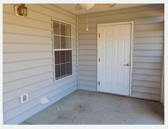 Building Photo - Spacious Condo with Expansive Pond Views