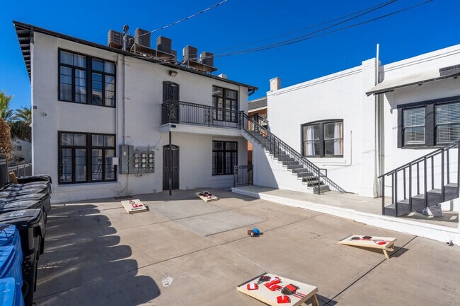 Building Photo - 839 N 2nd Ave