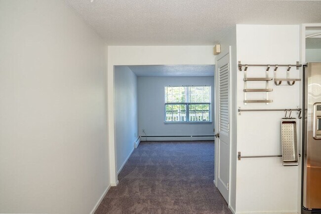 Building Photo - 21 Desmond Ave