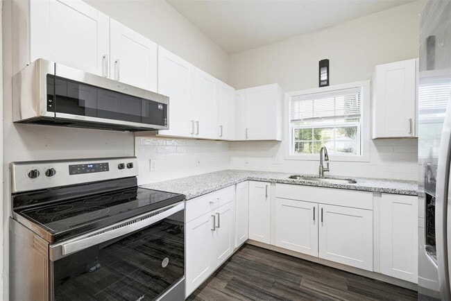 Building Photo - 2511 San Gabriel St