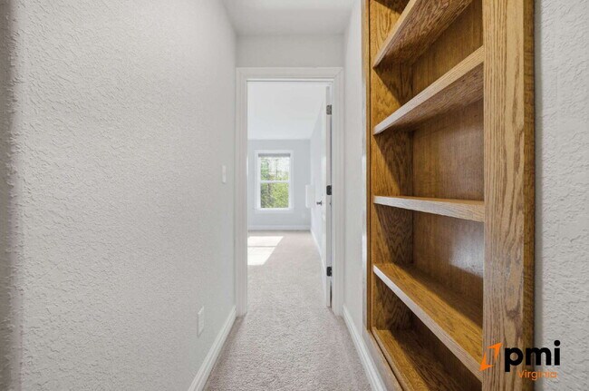 Building Photo - Stunning 5 Bedroom Waterfront Home with 2 car garage