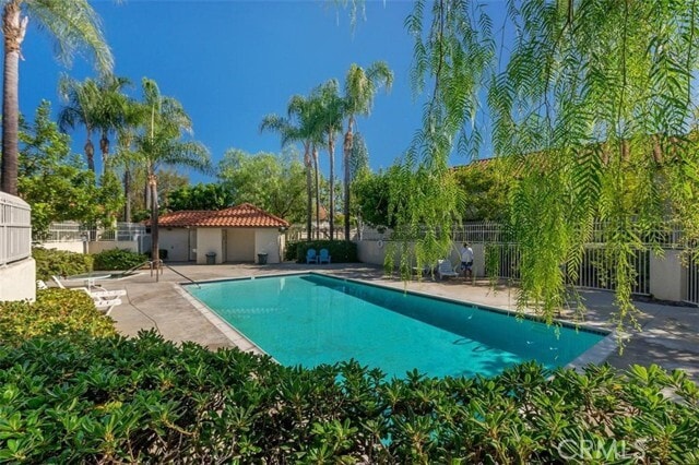 Building Photo - 23401 La Crescenta