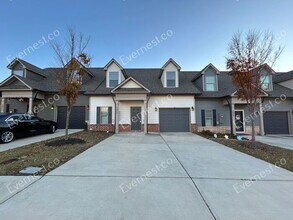 Building Photo - Spacious 3 Bed, 2.5 Bath Home with Modern Amenities / Available Soon!