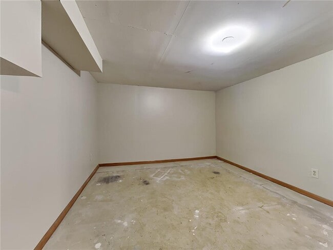 Building Photo - 3405 Ensign Ave N