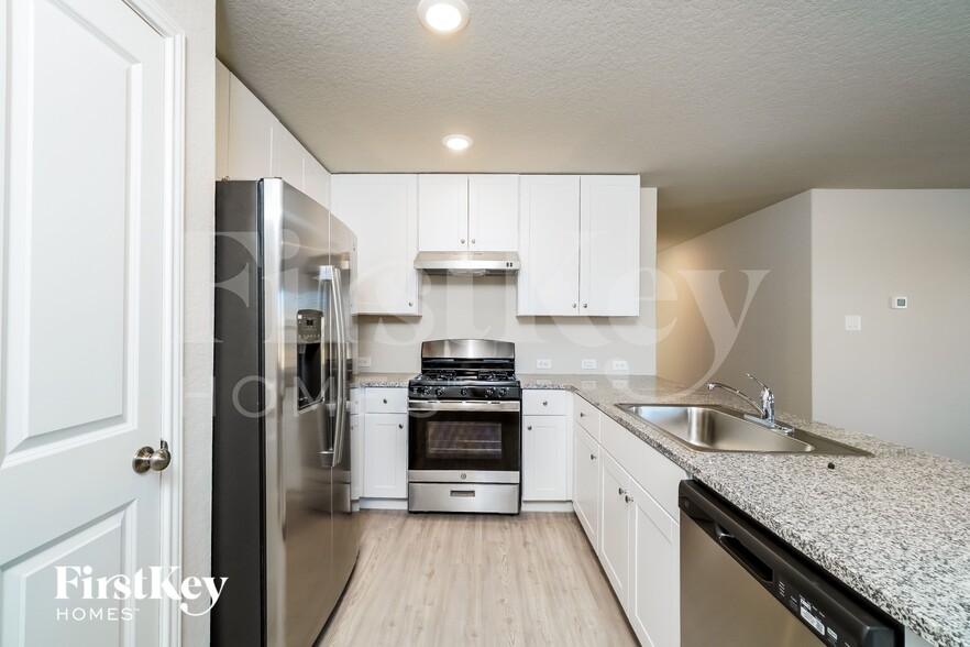 Building Photo - 5330 Trellised Ln