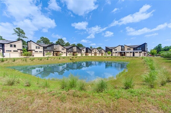 Building Photo - 13102 Honey Suckle Ridge Ln
