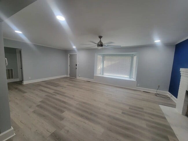 Building Photo - Sylvian