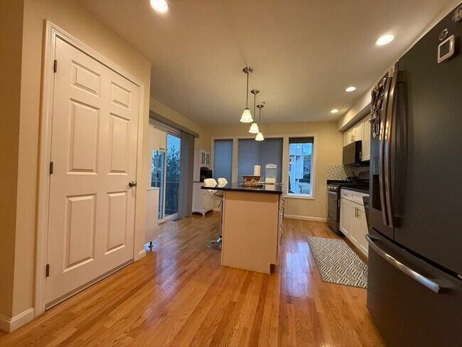 Building Photo - 32 John Hancock Dr