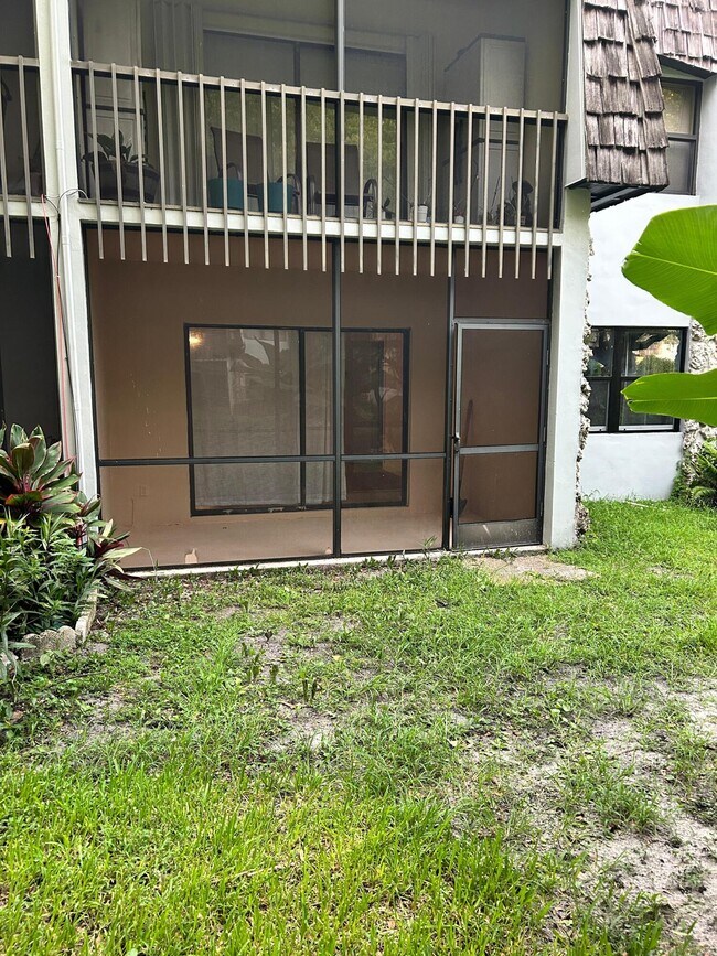 Building Photo - 3115 Oakland Shores Dr