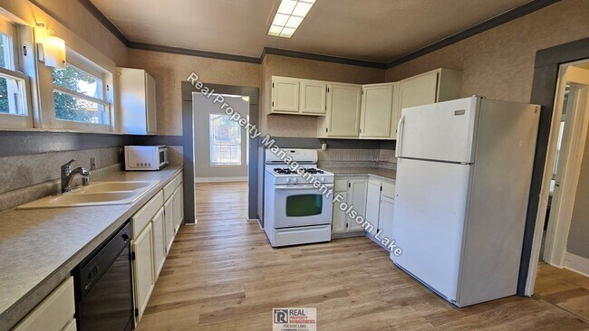 Building Photo - 2 Bedroom 1 Bath in Historic Folsom