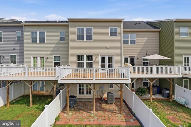 Building Photo - 10739 Hinton Wy
