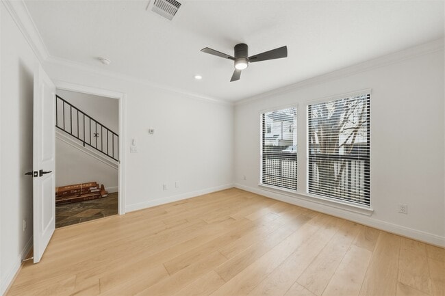 Building Photo - 6130 Hamman St