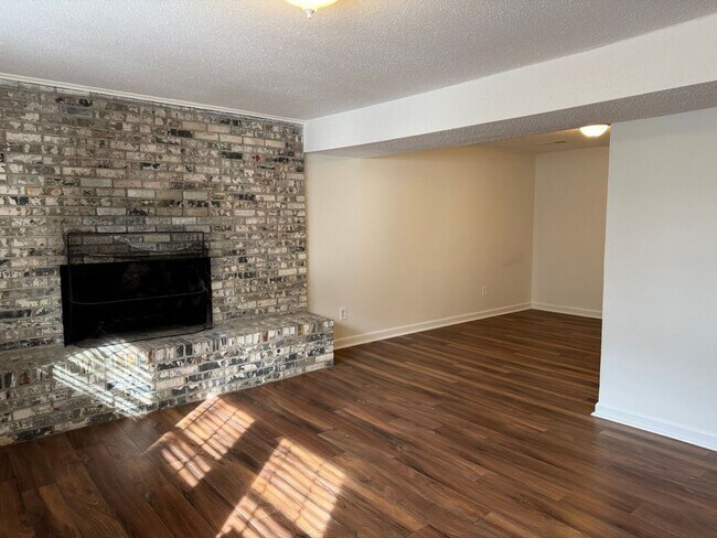 Building Photo - ** Beautiful 4 bedroom House in Farragut Area **