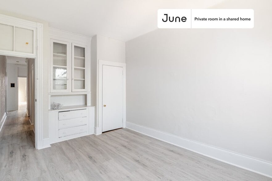 Building Photo - Room in Shared 4 bed/1 bath home in Allston