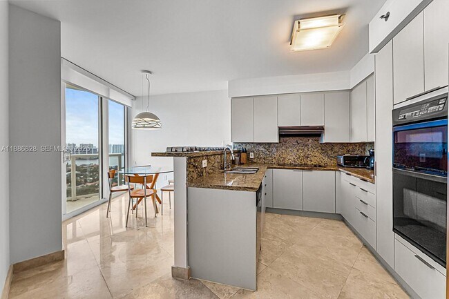 Building Photo - 19333 Collins Ave