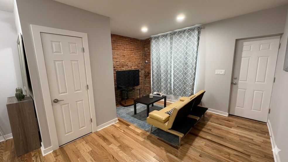 Building Photo - 1635 Lecount St