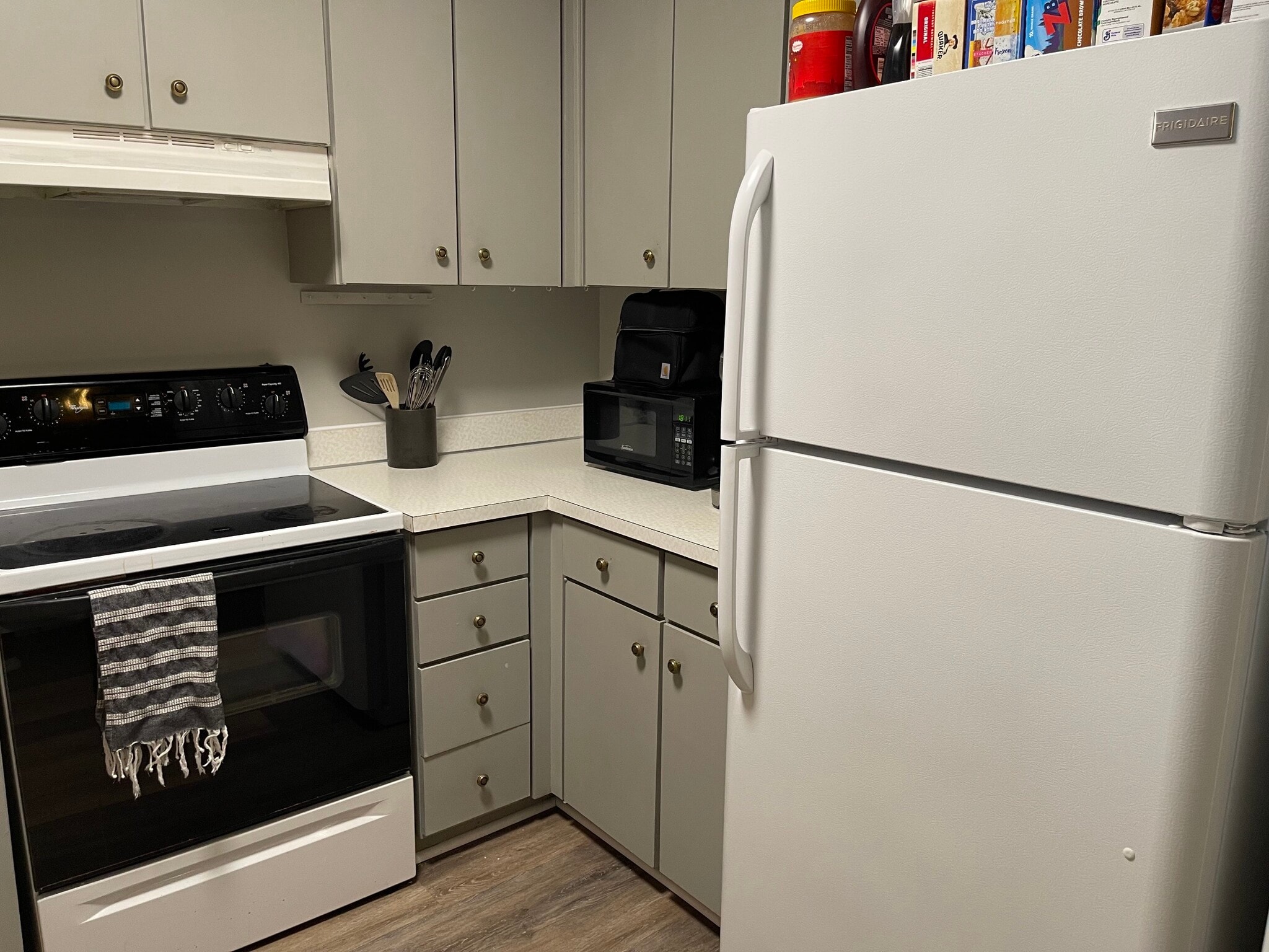 Kitchen - 1900 Richard Jones Rd
