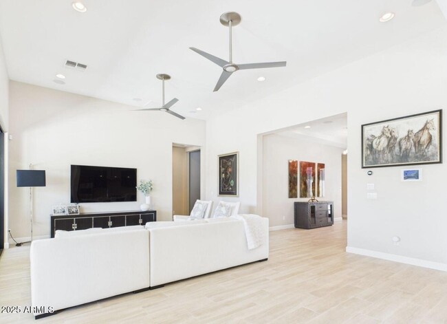 Building Photo - 4571 S Pinaleno Dr