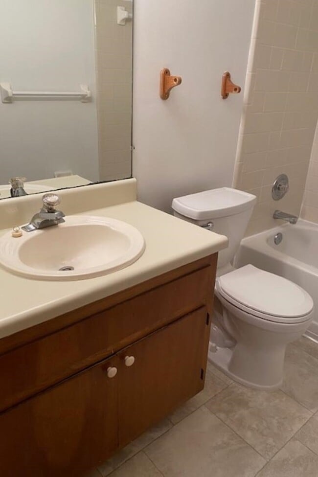 Building Photo - 177 Whetherbine Way W