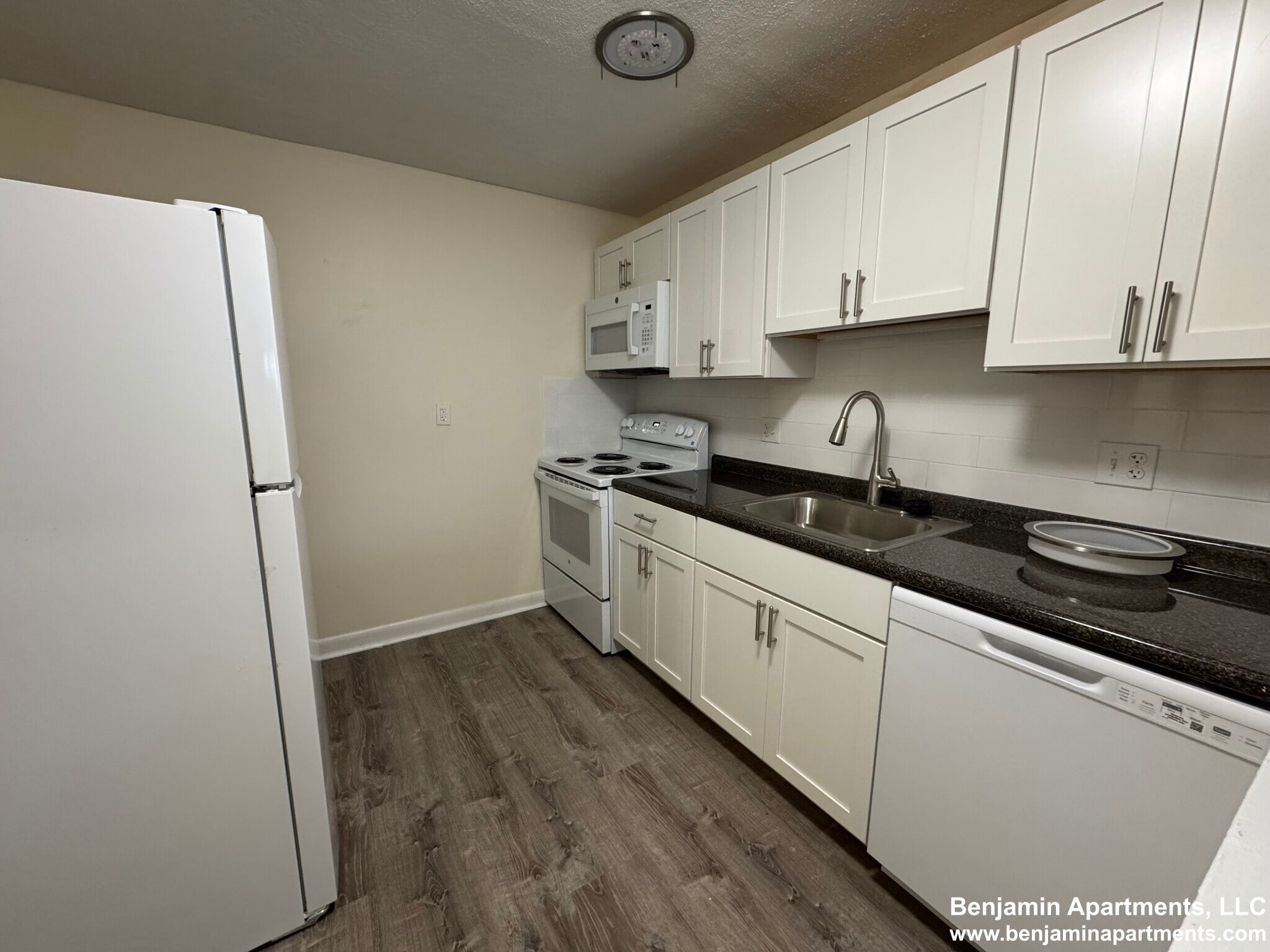 Building Photo - 95 Gardner St