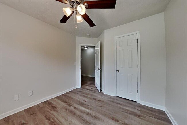Building Photo - 3685 E Bolding Rd