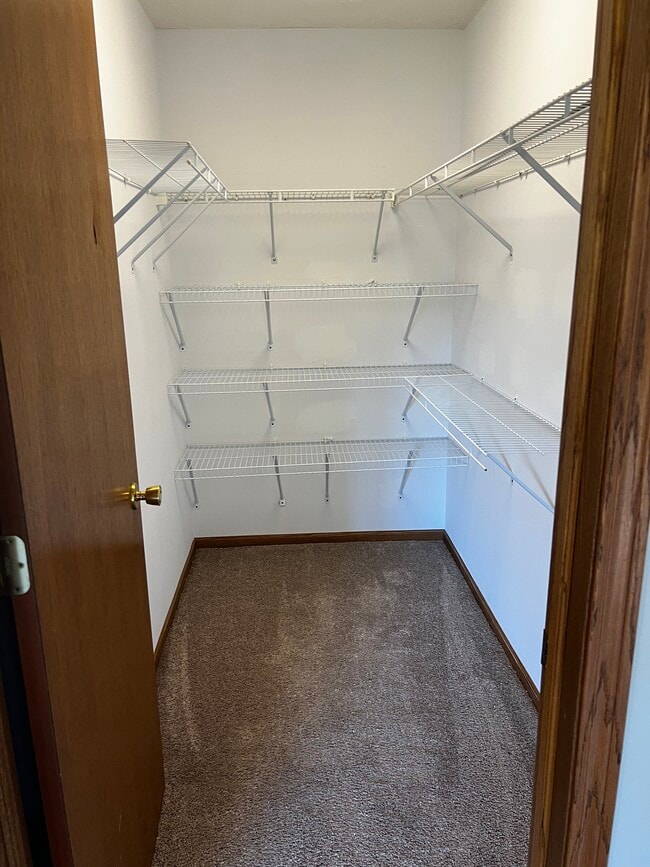 Building Photo - 1129 Golf Ct