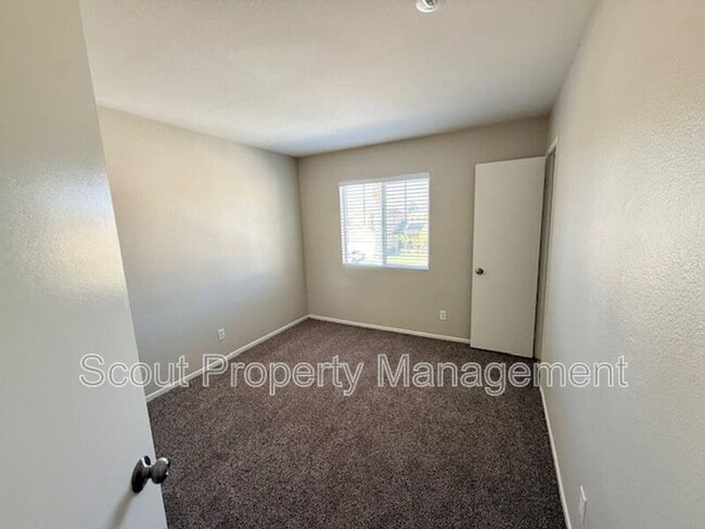 Building Photo - 43174 Teramo St