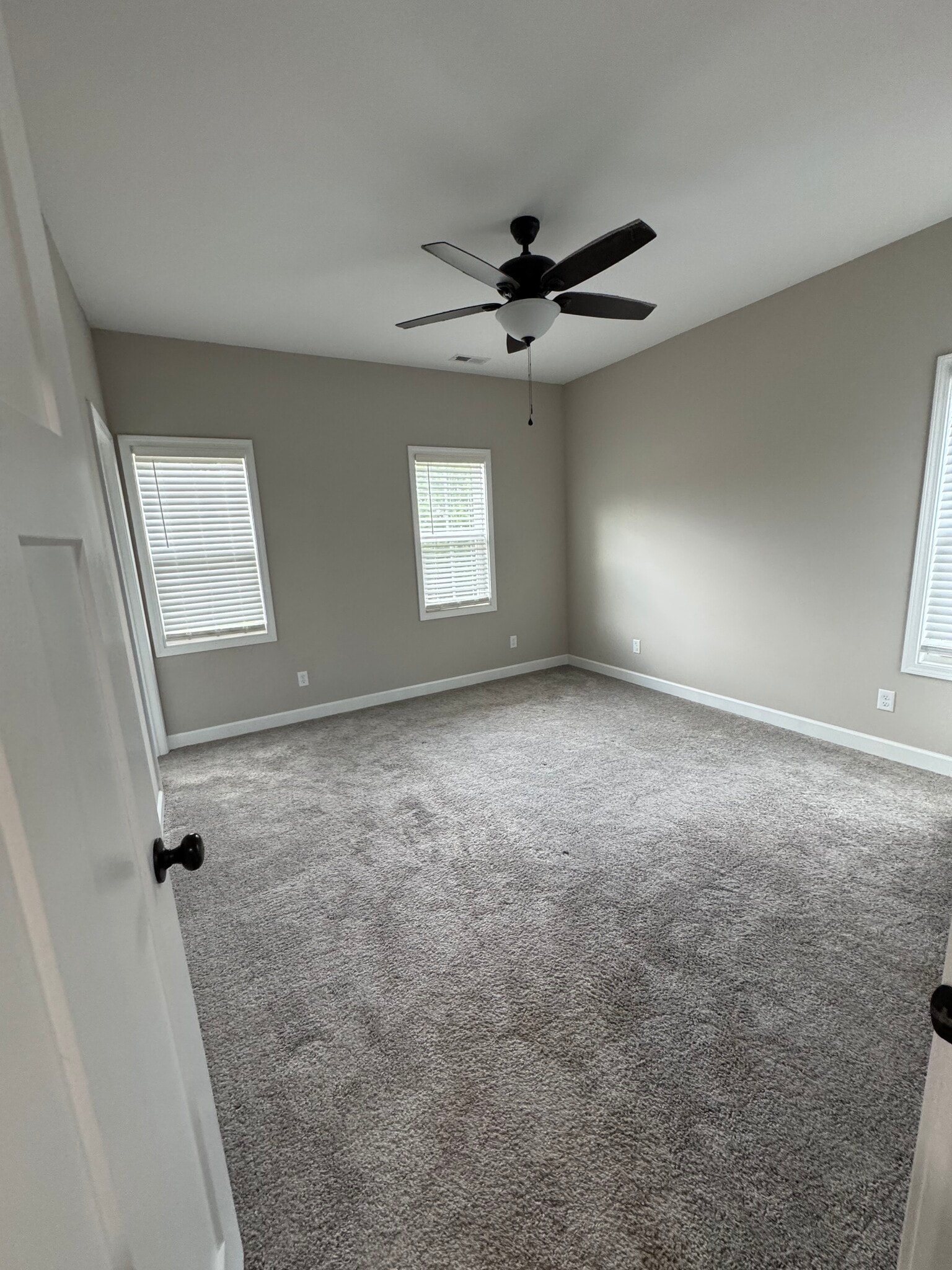 Building Photo - 1407 Village Loop