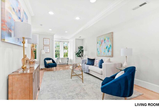 Building Photo - Gorgeous 2br/2ba Upper Level Rowhome with Roof Deck & Parking!