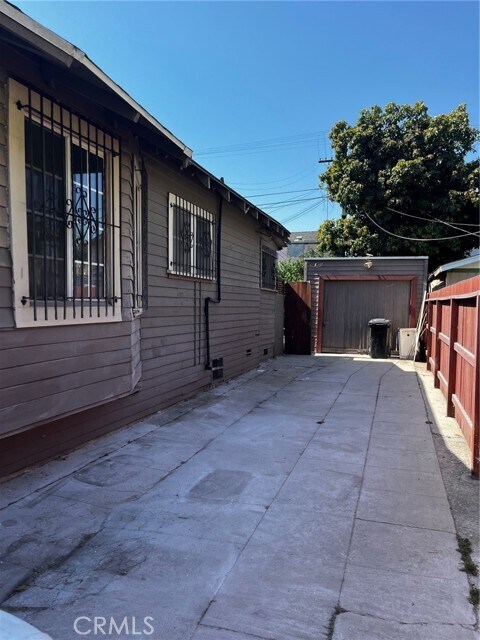 Building Photo - 181 W 42nd Pl