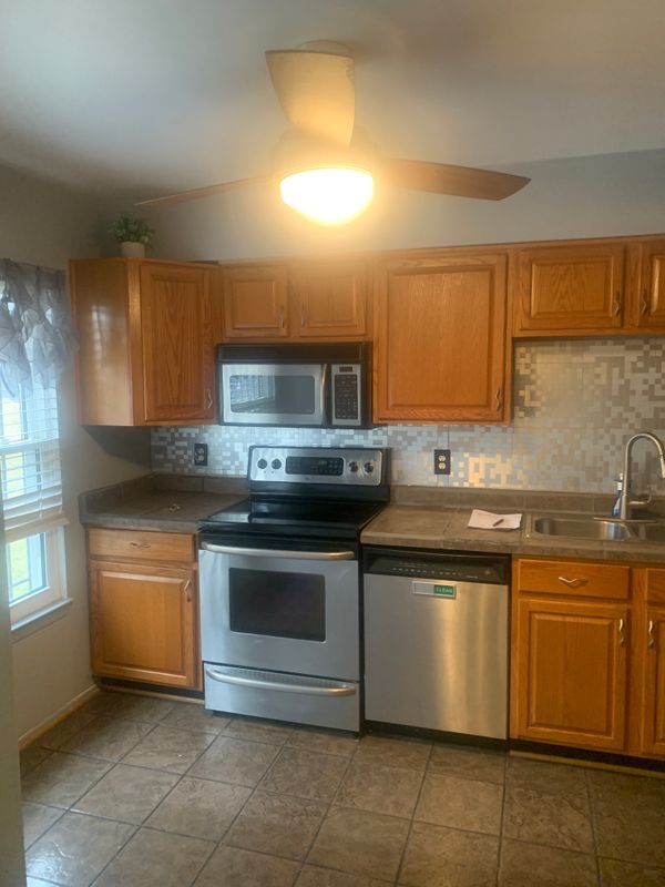 Building Photo - 4922 Plata St