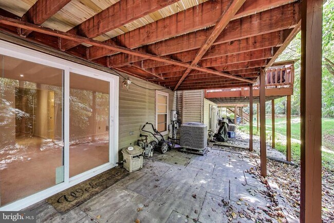 Building Photo - 10726 Pine Haven Terrace