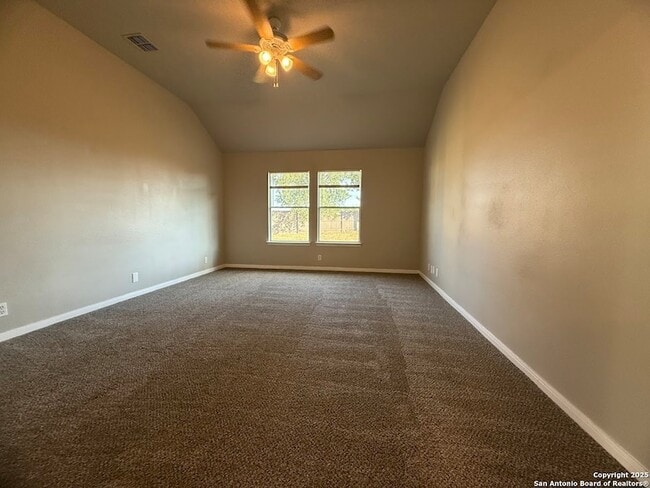 Building Photo - 570 Roadrunner Ave
