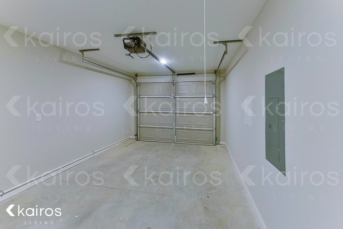 Building Photo - 11 Burnt Oak Cir