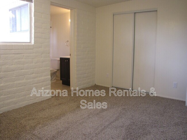 Building Photo - 7631 E Apple Tree Dr