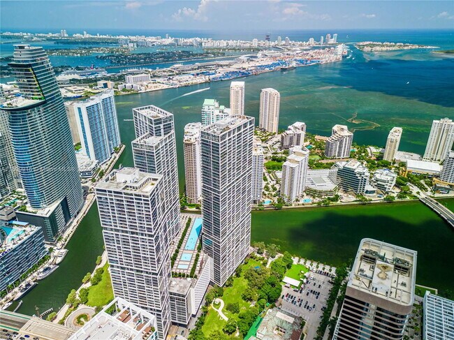 Building Photo - 475 Brickell Ave