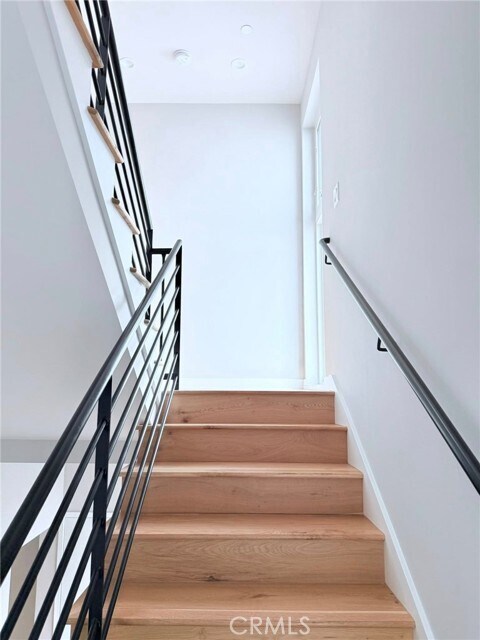 Building Photo - 1729 S Barrington Ave