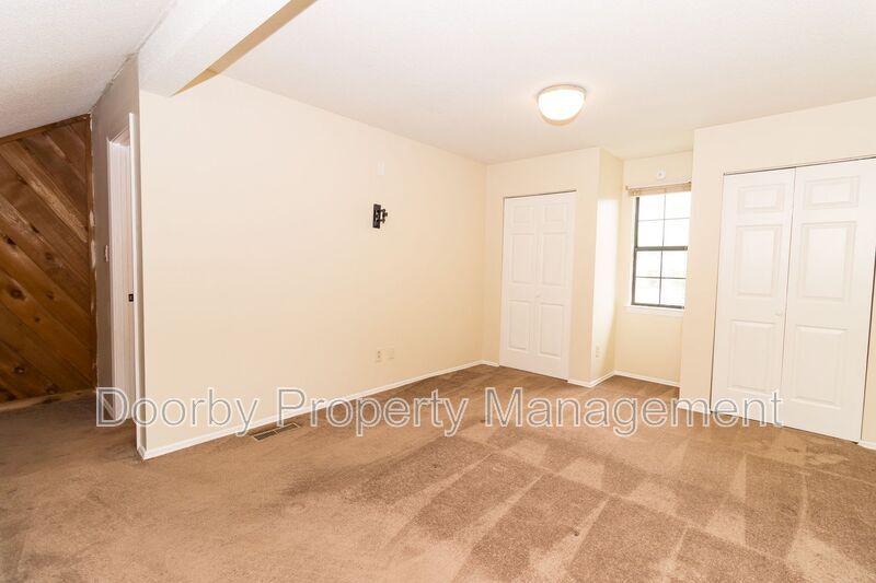 Building Photo - 18 S Germantown Rd