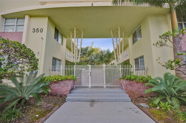 Building Photo - 350 S Shore Dr