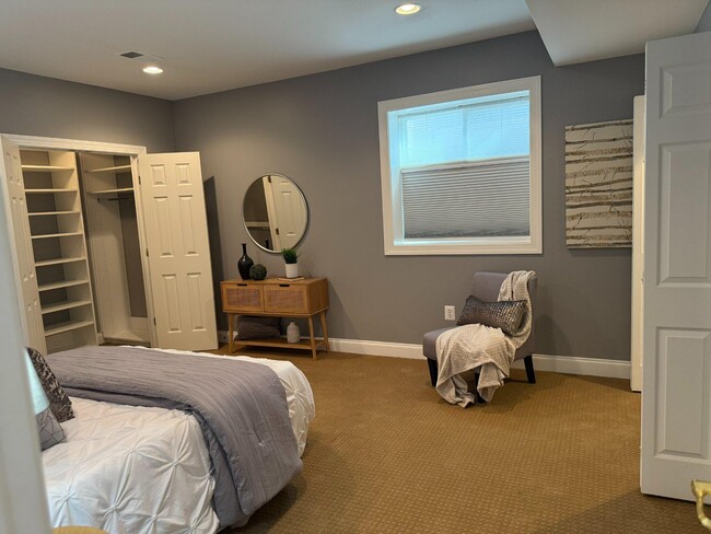 Building Photo - 2530 Transom Pl