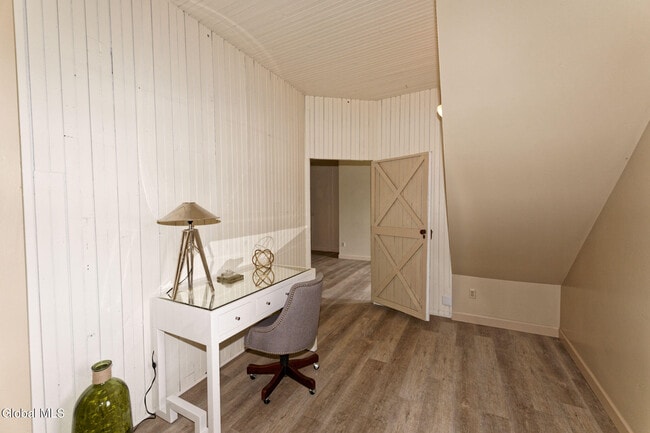 Building Photo - 1412 River Rd