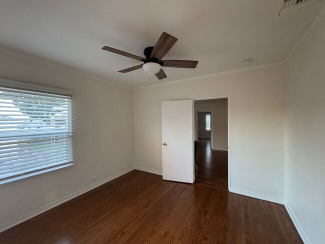 Building Photo - 3bd 2ba House
