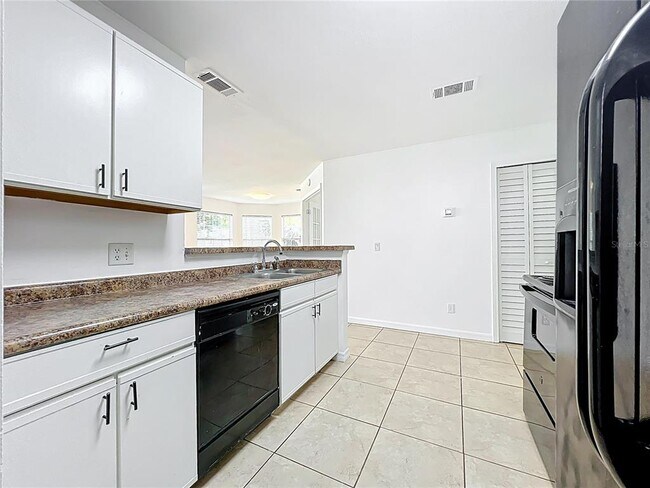 Building Photo - 645 Stafford Terrace