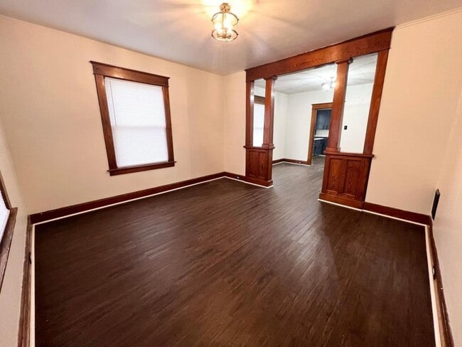 Building Photo - 301 Folts St