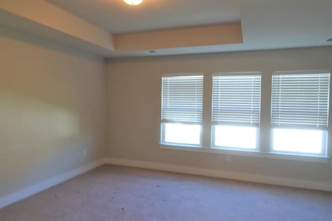 Building Photo - 17 Timber Oak Way