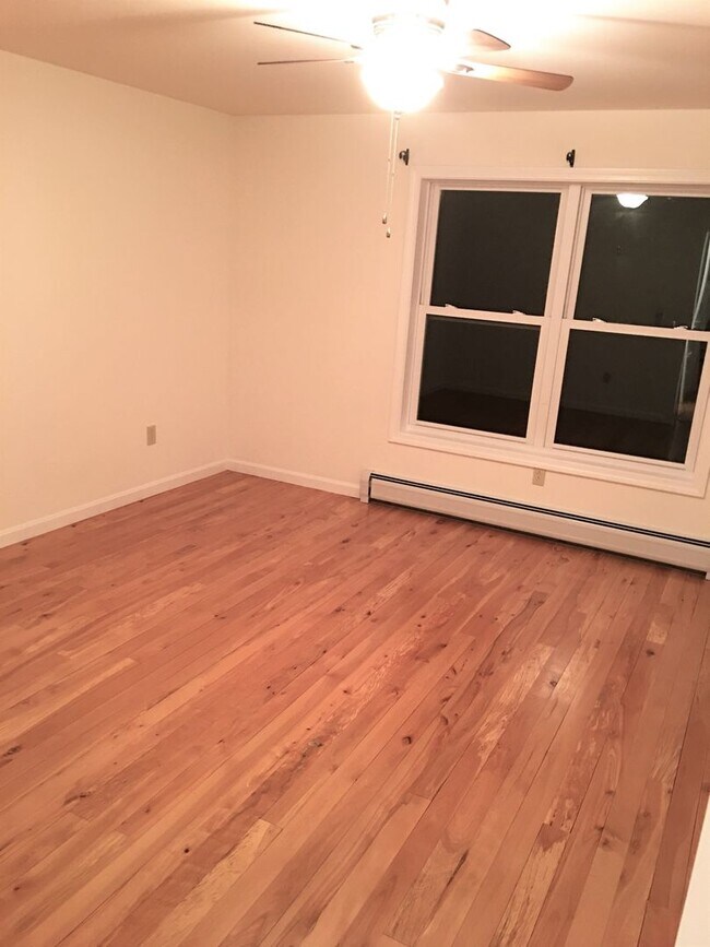 Building Photo - 75-C SL