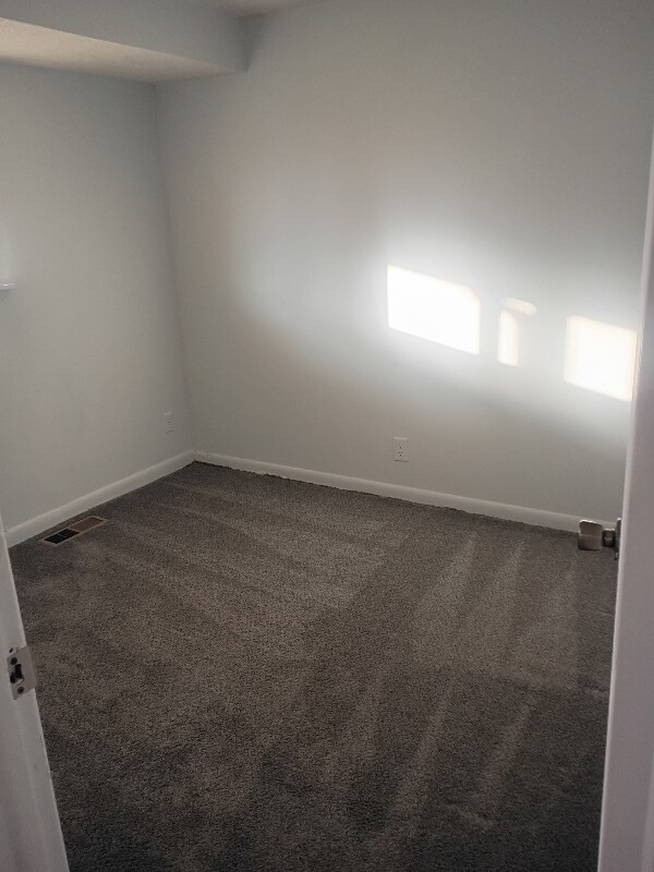 Building Photo - 106 N Mitchner Ave