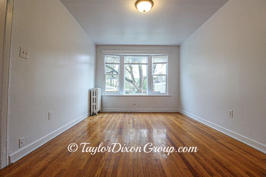 Building Photo - 506 E 70th St