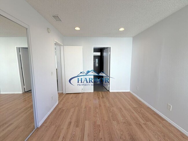 Building Photo - 720 Matthisen Cir
