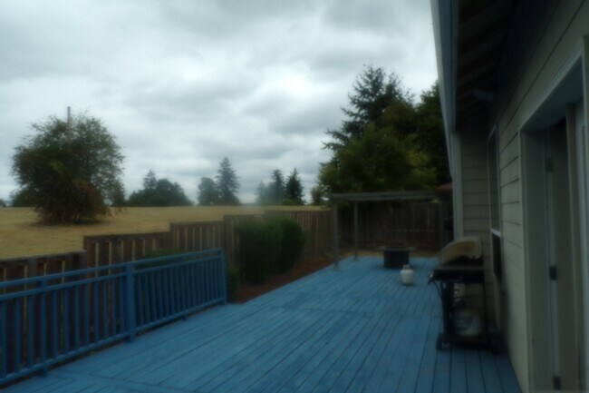 Building Photo - 15311 SE Bybee Dr